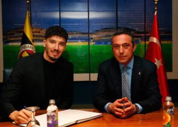 Altay Bayındır imzayı attı