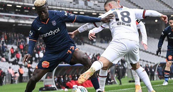 Başakşehir üç puanı son dakikada kaybetti