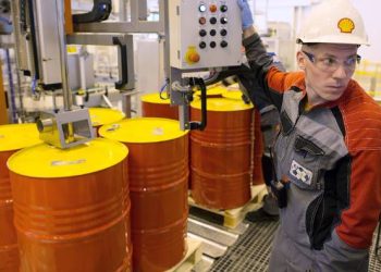 Brent petrol savaşta çakıldı: Bir yılda 37 dolar