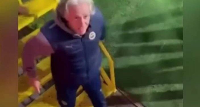 Jesus “dede” diye seslenenleri selamladı