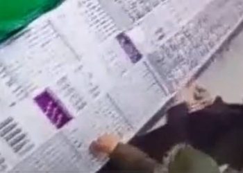 Yüzükleri çalmak için ağzını kullandı… Kameralardan kaçamadı