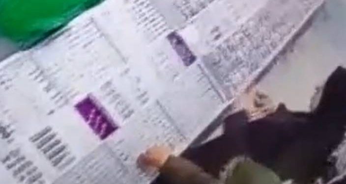 Yüzükleri çalmak için ağzını kullandı… Kameralardan kaçamadı