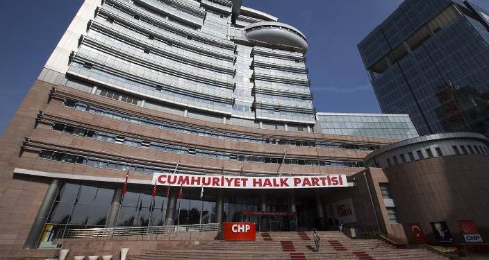 CHP’de sosyal medya depremi… Hesabın şifresi olan adamı kovdular