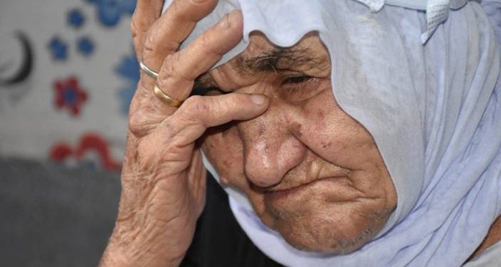 Dünyanın en yaşlı insanlarından Yezidi Rewşe nine PKK nedeniyle Sincar’daki evine dönemiyor