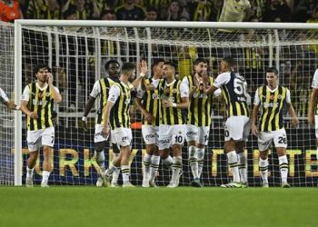 Fenerbahçe’den yeni sezon öncesi TFF ve hakemlere çağrı