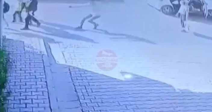 Sokaklarda silah sesleri dinmiyor… Genç adam sokak ortasında vuruldu