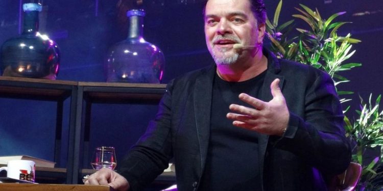Beyazıt Öztürk’ten Filenin Sultanları’na unutulmayacak hediye!