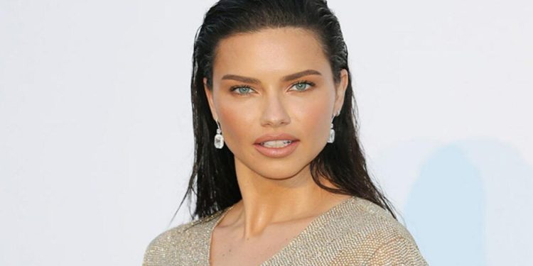 Adriana Lima tahtakurusu istilasına uğradı! Yüzünün son halini görenler inanamadı