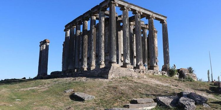 Aizanoi Antik Kenti’nde Romalı kadınların makyaj malzemeleri ortaya çıktı!
