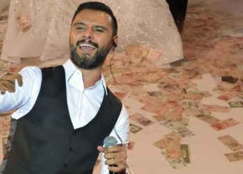 Alişan aşiret düğününde sahne aldı! Geline takılan kilolarca altın…