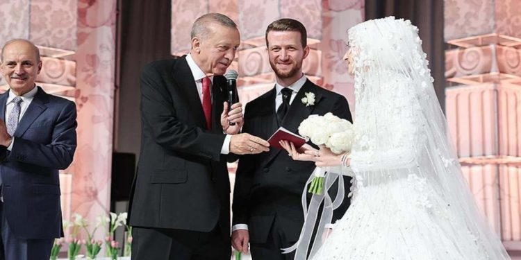 Cumhurbaşkanı Recep Tayyip Erdoğan yeğeninin nikah şahidi oldu!