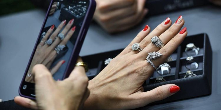 Dünya mücevher sektörü “Istanbul Jewelry Show”da buluştu!