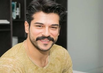 Pakistan’da Burak Özçivit izdihamı! Az kalsın eziliyordu