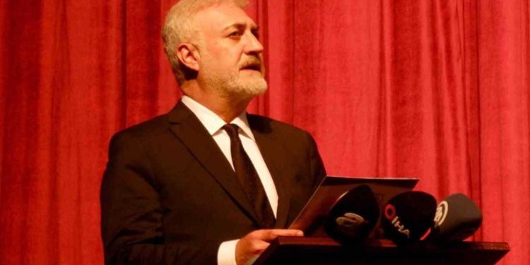 Tamer Karadağlı’dan açılışta duygusal sözler: Hasret bitti