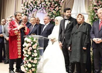 Tevfik Göksu’nun mutlu günü: Kızının nikahını kıydı