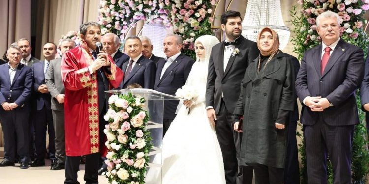 Tevfik Göksu’nun mutlu günü: Kızının nikahını kıydı