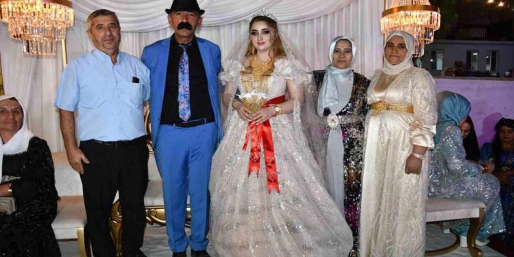 Yok böyle düğün! ‘Tıvorlu İsmail’in oğlunun düğününde 6,9 milyon liralık takı takıldı