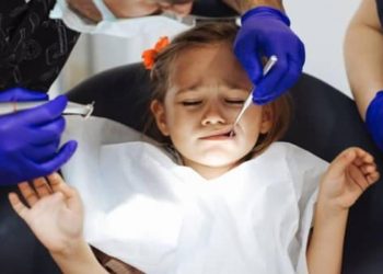 Çocuklarda diş doktoru korkusu nasıl yenilir? Korkunun altında yatan sebepler ve öneriler