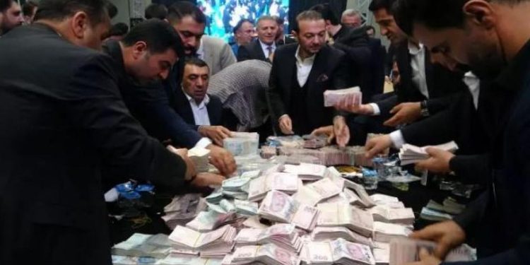 Geline kilolarca altın damada 10 milyon TL takıldı!