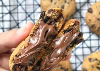 Çikolata dolgulu cookie nasıl yapılır? Kıyır kıyır dev kurabiye tarifi